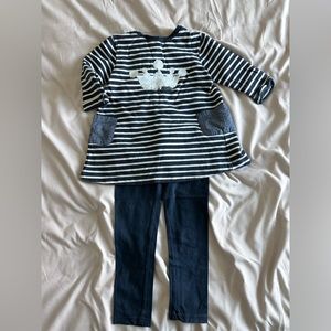 Set of tunic and leggings